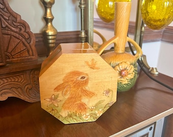 Boîte en bois lapin style cottagecore vintage : décoration de Pâques des années 1970