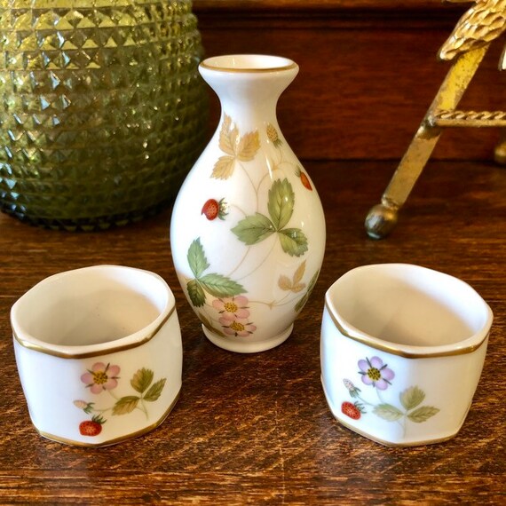 Wedgwood Wild Strawberry Napkin Rings Bud Vase Vintage Bone Etsy