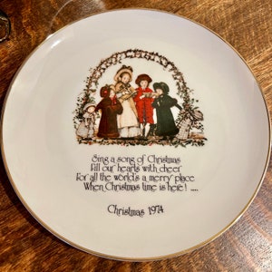 Talerz kolekcjonerski Holly Hobbie z 1974 roku: dekoracja świąteczna w stylu vintage