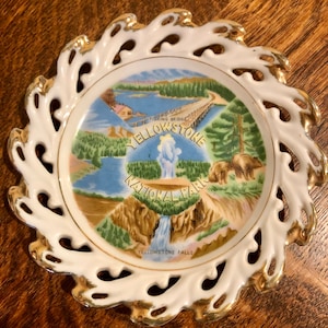 Vintage Yellowstone National Park Souvenir Plate Collectible USA Travel Wall Decor 1970&#39;s