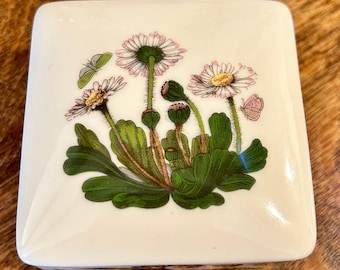 Portmeirion Botanic Garden Daisy Lidded Treasure Box – Vintage Keepsake Collectible