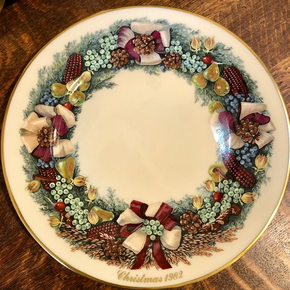 Lenox Colonial Christmas Plate Massachusetts Holiday Wreath