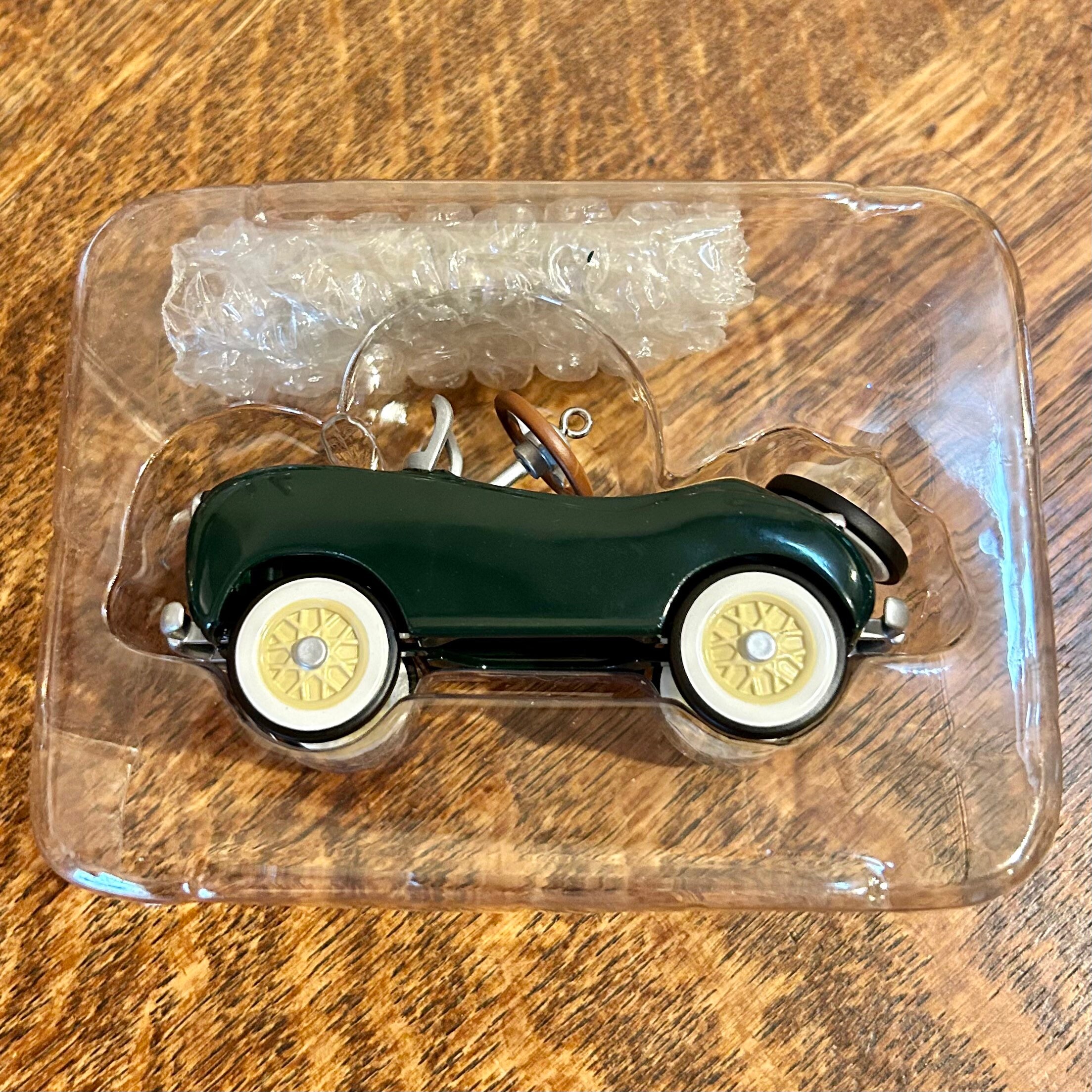 Hallmark Kiddie Car Classics 1949 Gillham Sport Keepsake Ornament