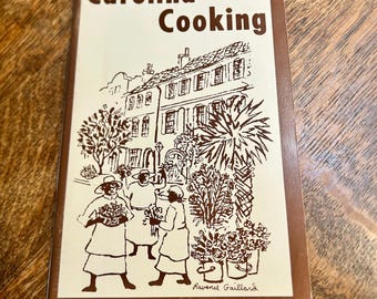 Vintage Carolina Cooking Cookbook : Lowcountry Recipes 1977 Charleston Post Card Company