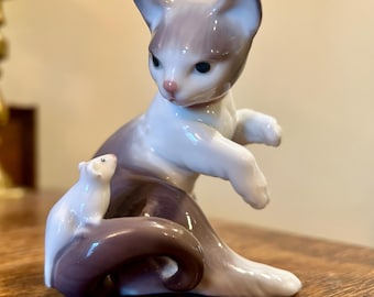 Cat and Mouse Figurine: Lladró Gloss Porcelain #5236 Vintage Decor