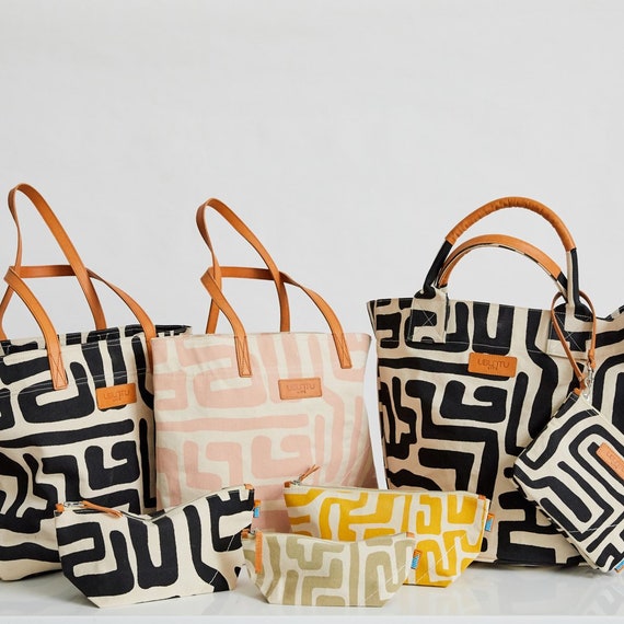 Laptop Travel Canvas Tote Bag, Overnight Diaper Bag Purse, Shoulder Beach  Bag with African Pattern Print: Ubuntu Life (Black & Eggshell)