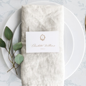 Plantilla de tarjeta de lugar para boda imprimible, disposición de mesa editable con opción de comida, tarjeta de nombre plegada plana con escudo vintage / FF