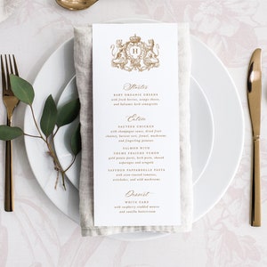 Wydrukuj szablon karty menu weselnego ze złotym królewskim herbem i lwami, edytowalne eleganckie klasyczne menu na stół w formie bufetu z napojami i kolacją