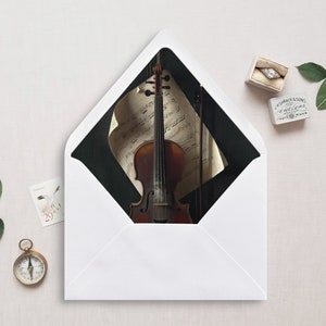 Umschlag Liner, A7, Euro Klappe, Quadrat Klappe, 6.5 Quadrat, A6, 5.75 Quadrat, 4Bar, für 5x7 Hochzeitseinladungen, Stillleben mit Violine