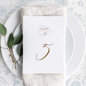 Modello di numeri di tavolo per matrimonio stampabili con rose francesi, cartellini per piccoli tavoli vintage modificabili, numeri di tavolo dorati 5x7 e 4x6, Emma