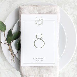Modèle imprimable numéros de table de mariage, petites cartes modifiables avec écusson de sauge, numéro de table 5 x 7 et 4 x 6, Mia
