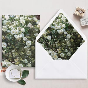 Pergamentverpackung und Umschlag für 13x18 Hochzeitseinladungen Mini Bundle, weiße Rose und Buschbemalung