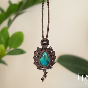 Peruvian Chrysocolla & Garnet · Handmade Dark Brown Macrame Necklace | Artisan Designed and Handwoven Gemstone Jewellery | Made in Peru