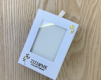 Mini ziziandme Gift box - Perfect for gifting mini pins and small jewelry or charms!  Pull out box with ribbon pull tab