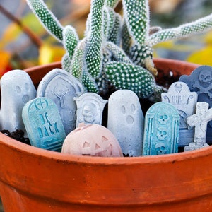 halloween mini tombstone kit, mini concrete tombstones, garden decorations, terrarium decor, mini ghost, headstone, pumpkin, fall decor