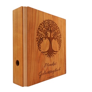 Cartella in legno, realizzata a mano - con albero della vita e incisione personalizzata Cartella I compleanno immagine 3
