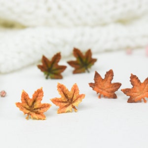 Herbst Blatt Ohrringe, Ahornblatt Ohrstecker, Herbst Blatt Ohrringe, Ohrstecker Keramik Ohrringe, Ohrstecker Polymer Clay, Polymer Clay Blatt