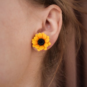 Ohrstecker Sonnenblume, Blume Ohrstecker, Polymer Clay Blume Ohrringe, gelbe Blume Ohrringe, Braut Ohrringe, Sonnenblume Schmuck