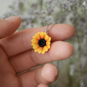 Fimo Sonnenblume Halskette, gelbe Blume Halskette, Fimo Blume Anhänger, Ton Halskette, Keramik Halskette, Blumenschmuck Frauen