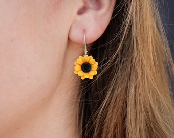 Drop sunflower earrings, yellow flower earrings, drop polymer clay earrings, polymer clay sunflower earrings, dangle sunflower earrings