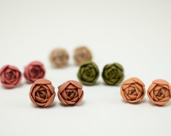 Stud peony earrings, stud flower earrings, stud polymer clay earrings, polymer clay peony earrings, mini flower earrings, ranunculus earring