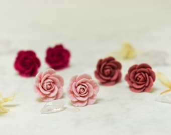 Pink rose earrings, stud rose earrings, stud flower earrings, stud polymer clay earrings, polymer clay rose earrings, mini rose earrings