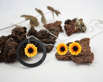 Sunflower jewelry set, polymer clay earrings, sunflower necklace, sunflower earrings, stud flower earrings, Valentine's Day gift set for mom
