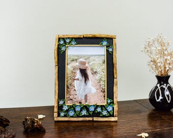 Handmade Cold Porcelain Forget-Me-Not Photo Frame, Palo Santo Wood, 3.5x5