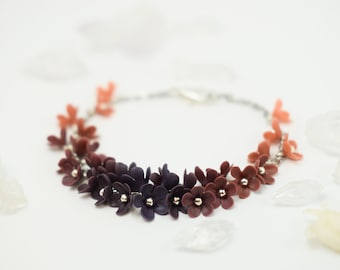 Purple flower bracelet, polymer clay flower bracelet, flower bead bracelet, purple gradient bracelet, purple charm bracelet, flower charms