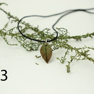 Collar de hojas de otoño, collar de hojas de otoño, collar de arcilla polimérica, gargantilla de hojas, colgante de hojas de otoño, collar de plantas, joyería de hojas de arcilla polimérica imagen 6