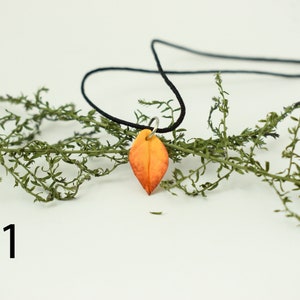 Collar de hojas de otoño, collar de hojas de otoño, collar de arcilla polimérica, gargantilla de hojas, colgante de hojas de otoño, collar de plantas, joyería de hojas de arcilla polimérica imagen 4