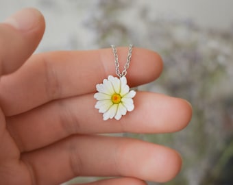 Daisy necklace,  polymer clay flower pendant, flower choker, daisy choker, chamomile jewelry, polymer clay necklace stainless steel, ceramic