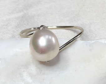 Single cultured pearl ring, statement Argentium silver pearl ring, real pearl ring, 30th birthday gift, pearl anniversary gift,