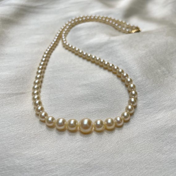 Graduated Akoya Pearl Necklace, Sterling Silver Clasp, 17