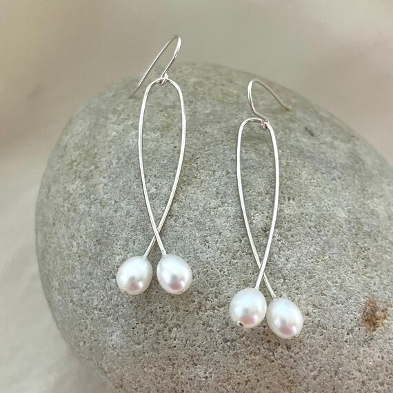 Argentium Silver Pearl Drop Earrings: Modern Bridal Jewelry - Main Image