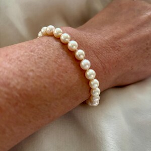 Akoya Pearl Bracelet: 9ct Gold Clasp, Classic Wedding Jewellery