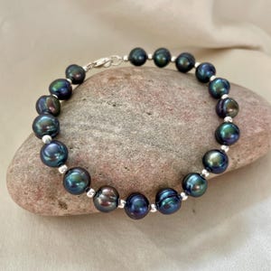 Black pearl and silver bracelet for men, banded black cultured pearls, best man gift, pearl gift for husband, heavyweight men’s bracelet