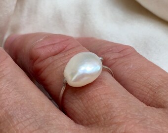 Solitaire cultured pearl ring, statement pearl ring, pearl anniversary ring, 21st birthday pearls, pearls for girlfriend