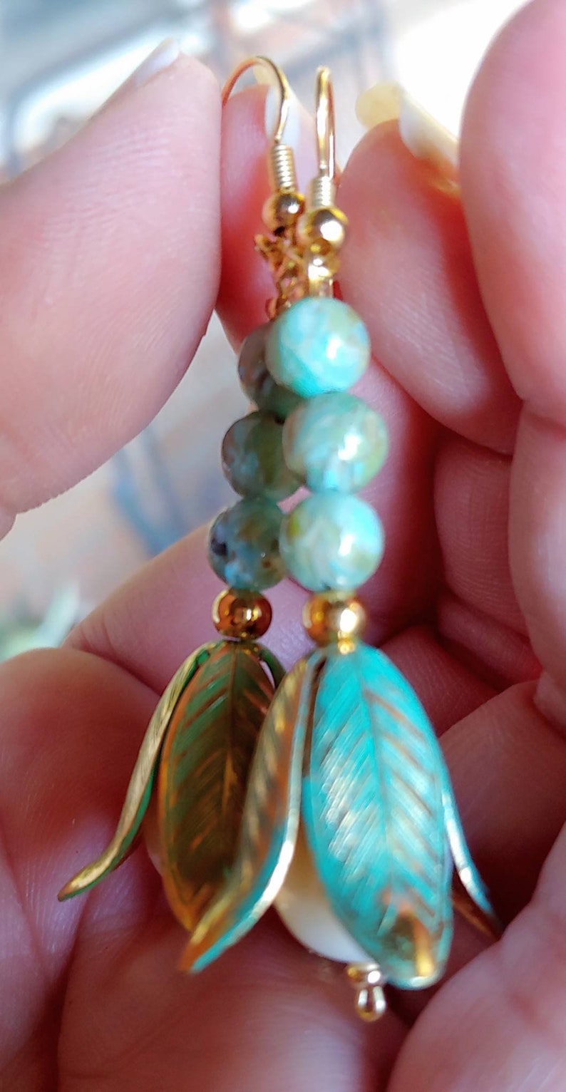 Retro Tulip Brass /& Pearl Earrings