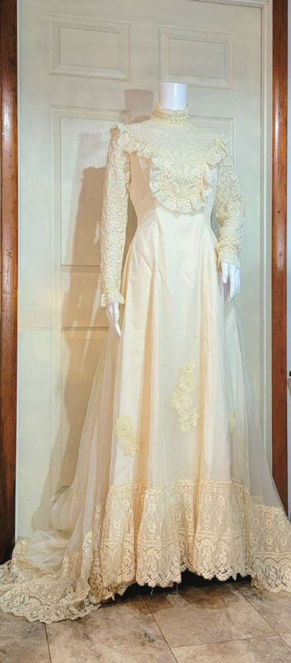 Vintage  Wedding Dress - image 5