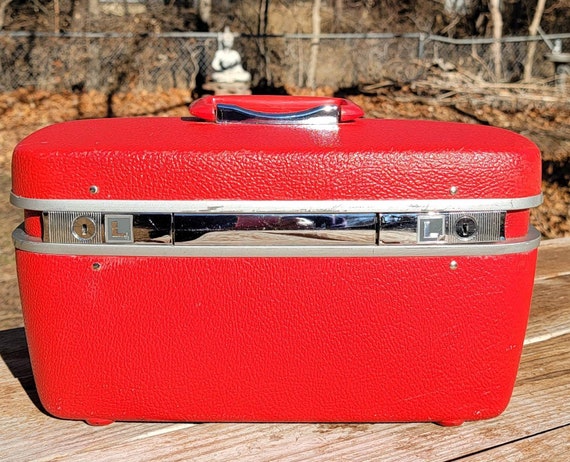 Vintage Suitcase - image 2