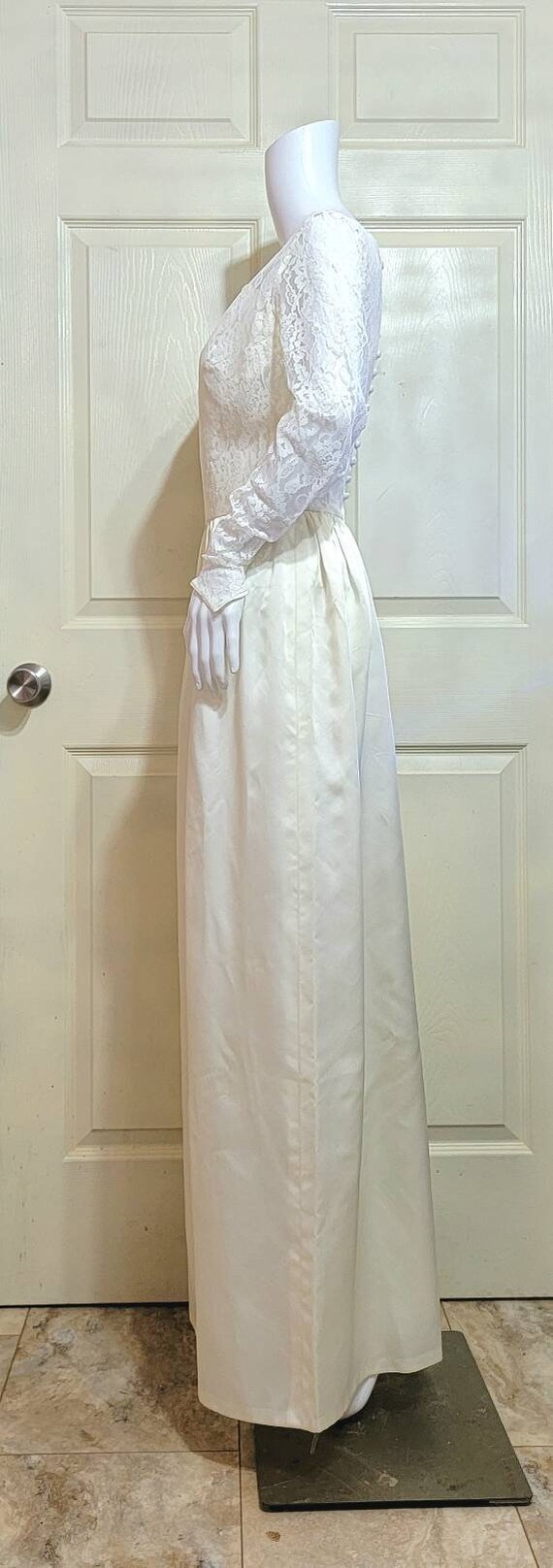 Vintage Wedding Dress - image 3