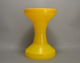 Tabouret tulipe vintage en plastique jaune vif 1970