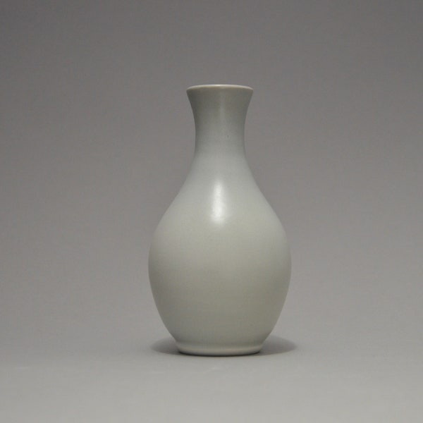 1950s Swedish Mid-Century Pottery Vase by Bo Fajans in beige.