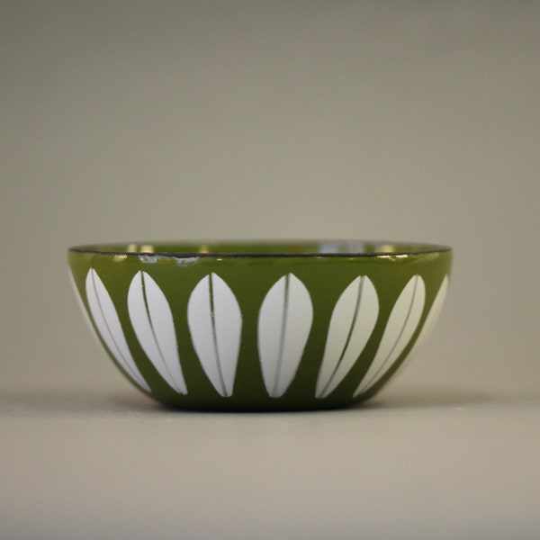 Vintage 1960s Cathrineholm of Norway Enamelware Bowl Green White "Lotus" 10cm or 4 inches.