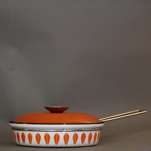 Vintage 1960s Cathrineholm of Norway Lotus Pattern - Cast Iron Skillet - 22cm Orange & White.