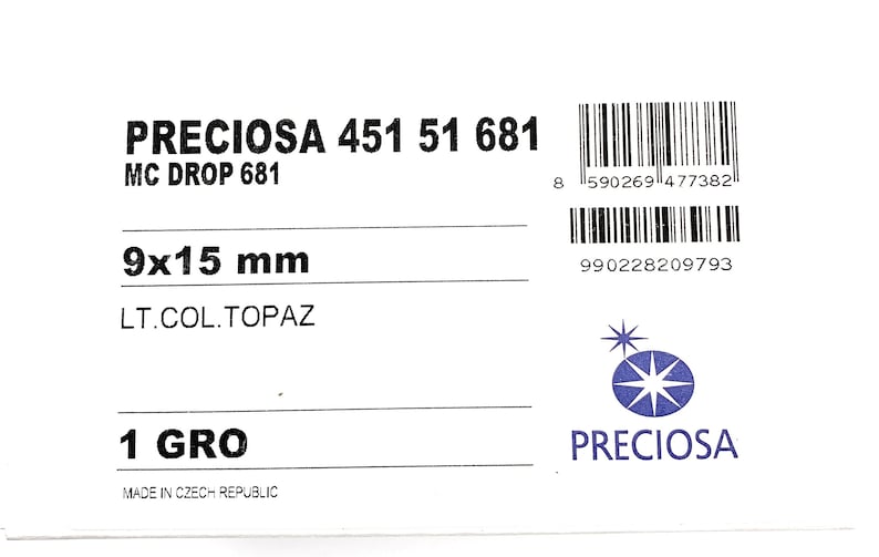 K&ouml;nnte beinhalten: Ein Verpackungsetikett f&uuml;r PRECIOSA 451 51 681 MC DROP 681, 9x15 mm LT.COL.TOPAZ, 1 GRO, MADE IN CZECH REPUBLIC. Das Etikett enth&auml;lt einen Barcode und das PRECIOSA-Logo.