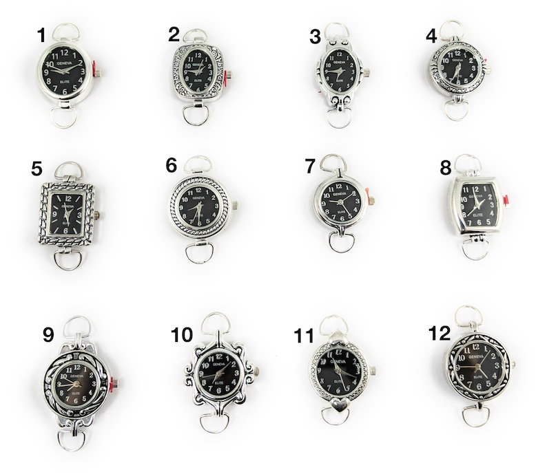 K&ouml;nnte beinhalten: Zw&ouml;lf silberfarbene Armbanduhren mit schwarzen Zifferbl&auml;ttern und verschiedenen dekorativen Designs um das Zifferblatt. Die Uhren sind von 1 bis 12 nummeriert.