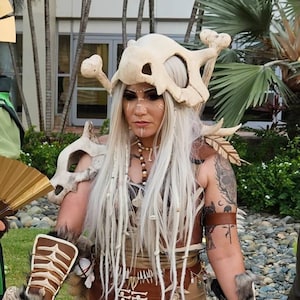 Wearable Halloween Cubone Helmet Cosplay - Wearable Dinosaur Skull Mask - Anime Cosplay Dragon Skull  Halloween Costume - Birthday Gift Idea