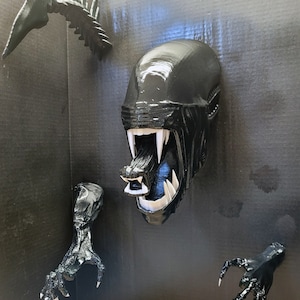 Giant Xenomorph Head - Alien - Xenomoprh Present - Alien Xenomoprh - Xenomorph Mask - Alien Queen - Xenomorph Skull - Alien Bust Skull